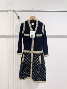 🚩steal CHANEL Black and Gold-Trim Knit Midi Dress